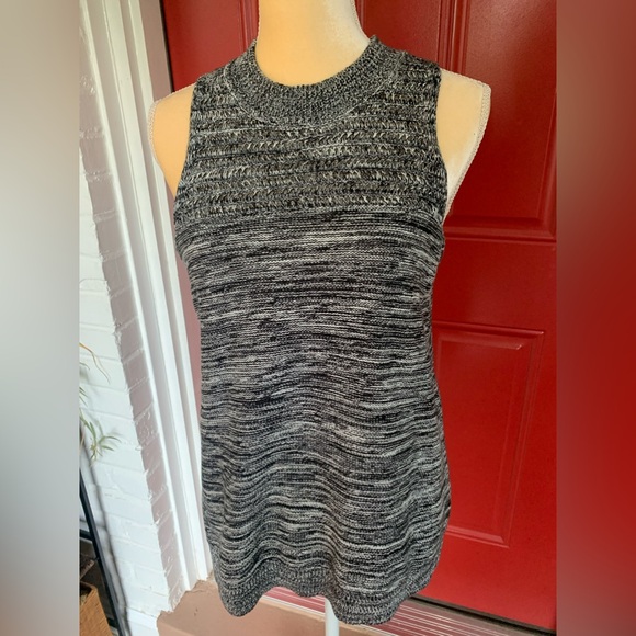 Gap brand tank top, black with some white - Picture 1 of 6